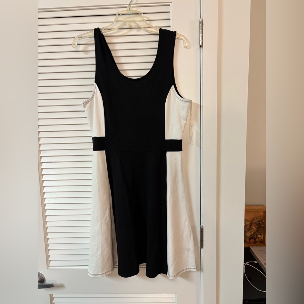 Black and White Sleeveless Dress